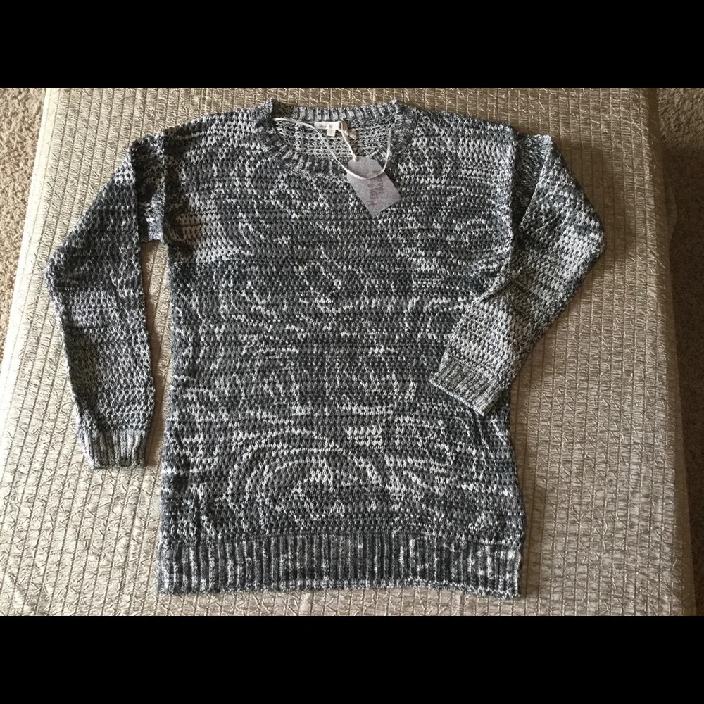 FLORAL PERFORATED CREWNECK SWEATER